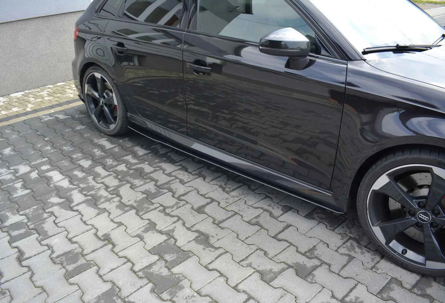 Audi RS3 Sportback 8V FL Maxton Design Side Skirts V1